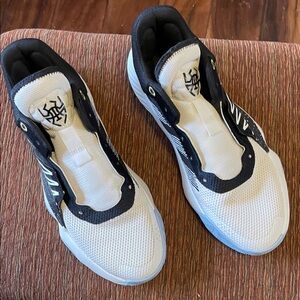 Adidas D. O. N. Issue #1 Men's Basketball Shoes. No Laces. NWOT. Size 10.